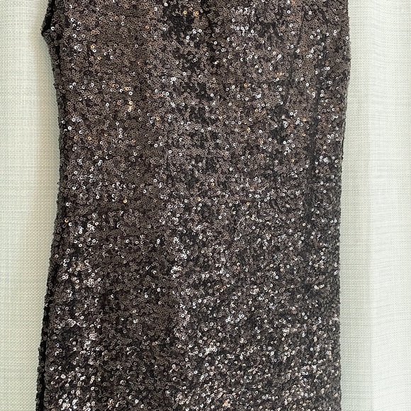 Black, backless sequin cocktail dress. Size Med. Great condition. - Picture 2 of 5